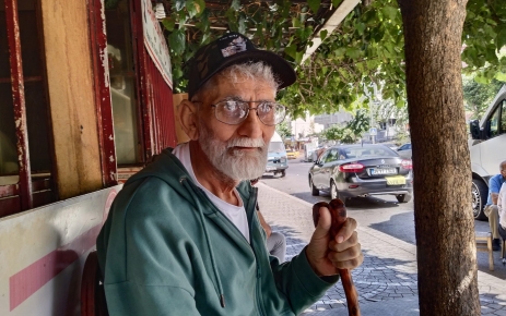 Mevlana Mahallesi esnaflarından ve önceki dönemler mahalle yöneticisi İbrahim Özer