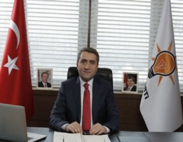 AK Parti İstanbul İl Başkanı Selim Temurci yeni yıl dolayısıyla
