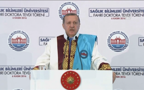 Cumhurbaşkanı Recep Tayyip Erdoğan İstanbul'da katıldığı bir hastane açılışında ilaçların