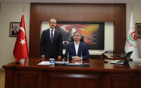Milli Eğitim Bakanı  İsmet Yılmaz, çeşitli programlara katılmak üzere