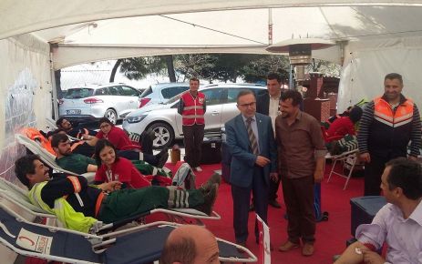 İstanbul büyükşehir belediyesine bağlı İSTAÇ . AŞ . Türk Kızılayına