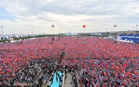 Başbakan Binali Yıldırım "İstanbul 'evet' dediyse Türkiye 'evet' der" dedi.