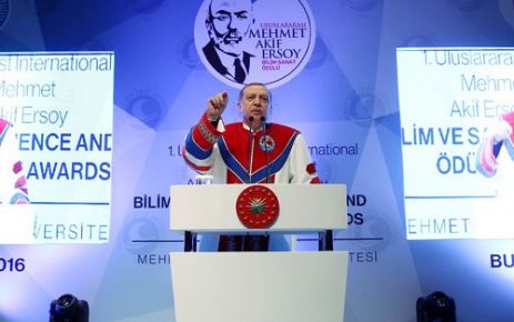 Burdur Mehmet Akif Ersoy Üniversitesi’nde düzenlenen Fahri Doktora Unvanı ile