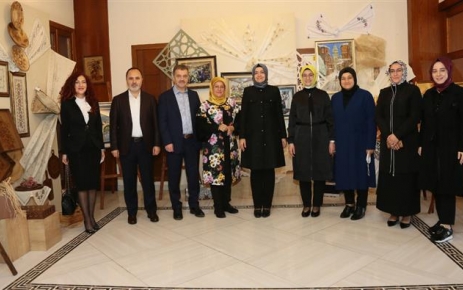 Kadın Koordinasyon Merkezi’nde Yeni Eğitim Dönemi Başladı Gaziosmanpaşalı kadınlar, el becerilerini geliştirip mesleğe dönüştürmek ve aile bütçelerine