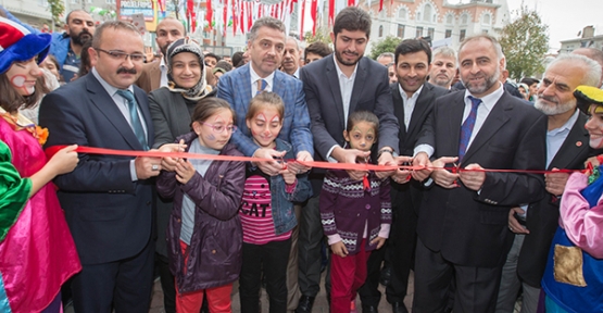 Gaziosmanpaşa Belediye Başkanı Hasan Tahsin Usta, Karadeniz Mahallesi Bilgi Evi’nin