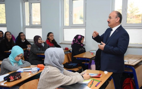 Kastamonu Valisi Yaşar Karadeniz  ziyaret ve incelemelerde bulunmak üzere