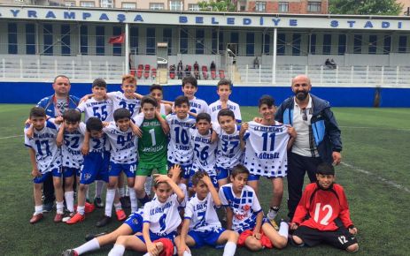 Kazım Karabekir Mevlanaspor U-13 Takımı grubunu namağlup, Şampiyon olarak tamamladı.