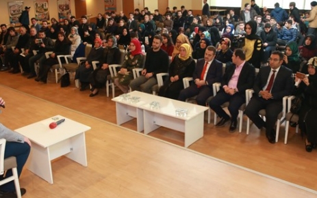 Gaziosmanpaşa Kent Konseyi Gençlik Meclisi’nin düzenlediği “15 Temmuz Şehitleri Anısına