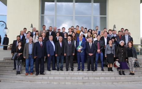 Kırım Dernekler Topluluğu Sakarya Valisi Hüseyin Avni Coş'u ziyaret etti.
