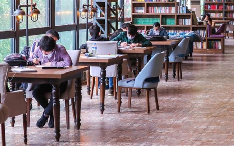 Gaziosmanpaşa Belediyesi Farika Kitaplı Kahve kapılarını yeniden okuyuculara açtı.