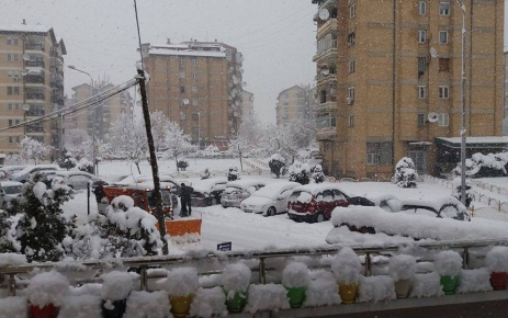 Kosova-Prizren’de  gece başlayan kar yağışı dün ve bugün de