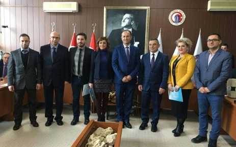 Kosovalı Akademisyenlerin araştırma yöntemleri konusunda,Türkiye'deki   sertifika programına katıldıkları