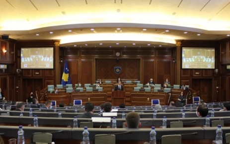 Kosova Meclisi Genel Kurulu'nda, 50 gün önce göreve başlayan Albin