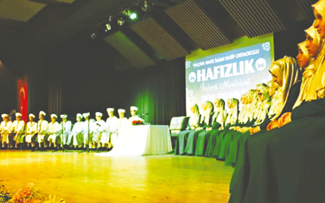 Yalova Hafızlık İmam Hatip Ortaokulunda eğitim gören 14’ü erkek, 18’si