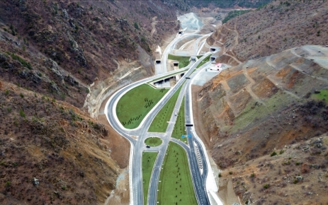Trabzon-Gümüşhane ve Tirebolu-Torul akslarının kesiştiği noktada kesintisiz, güvenli ve konforlu