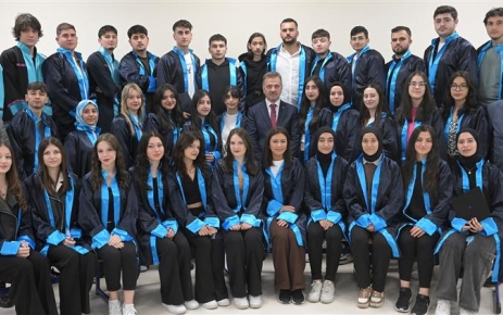 Gaziosmanpaşa Belediyesi, “Mezuniyet Hatırası Albümü ve Eğitim Desteği” projesine destek