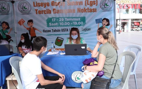 Liseye Geçecek Öğrencilere Doğru Tercih Desteği Gaziosmanpaşa Meydanı ve Küçükköy Saat Kulesi yanında bulunan Tercih Danışma