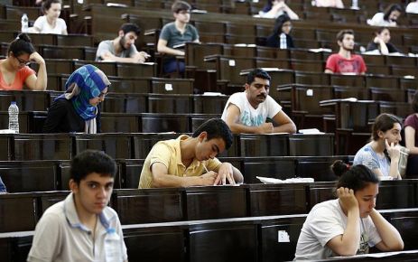 Lisans Yerleştirme Sınavları'nın son oturumu edebiyat-coğrafya sınavı (LYS-3) yapıldı.