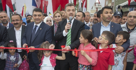 Gaziosmanpaşa Karadeniz Mahallesi Mehmet Akif Ersoy Parkı hizmete açıldı.