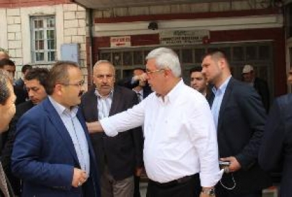 Gaziosmanpaşa AK Parti ilçe başkanlığının seçim çalışmalarına Milletvekili Mehmet Metiner'de