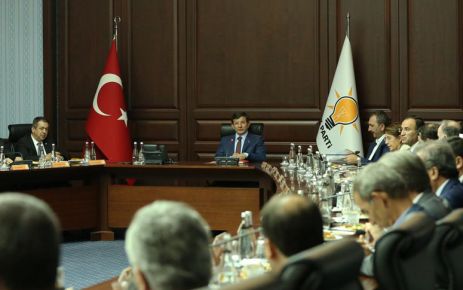 Başbakan Ahmet Davutoğlu, anayasa konusunda hiçbir ön şart getirmediklerini, hiçbir