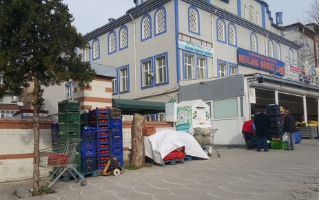 Mevlana Camii Derneği markete hizmet ediyor İstanbul Gaziosmanpaşa Mevlana Merkez Camii Derneği hizmet ve sosyal alanları