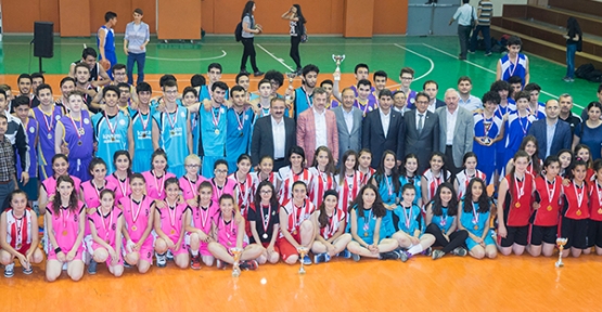 Gaziosmanpaşa Belediyesi tarafından düzenlenen Liseler Arası ‘1. Başkanlık Kupası’ Basketbol