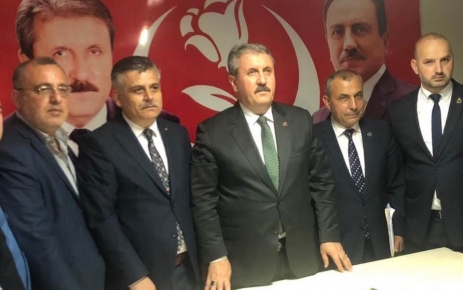 Büyük Birlik Partisi (BBP) Genel Başkanı Mustafa Destici, Gaziosmanpaşalılarla buluştu.