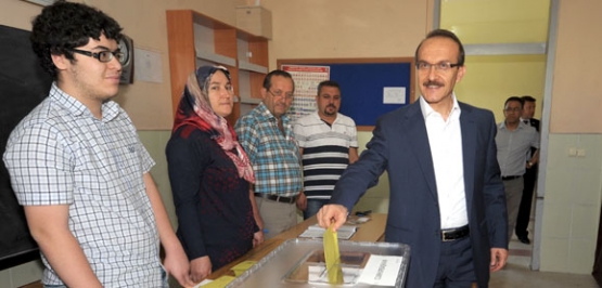 Uşak Valisi  Seddar Yavuz “Cumhurbaşkanı seçimi ülkemize ve gönül