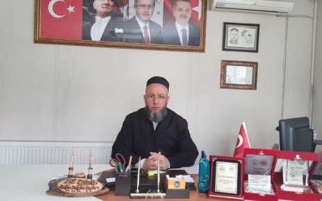 Gaziosmanpaşa Mevlana Mahalle Muhtarı Zeki Eşgünoğlu  " Mevlana'nın sokakları
