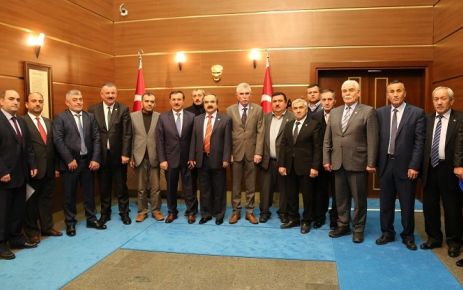 Sakarya Valisi Hüseyin Avni Coş,Muhtarlar Federasyonu ve Muhtarlar Derneği temsilcilerini