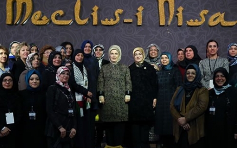 Emine Erdoğan, "Türkiye'nin güçlenmesine omuz vermek durumundayız” dedi.