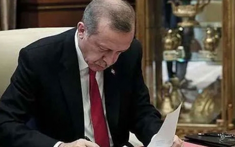 Cumhurbaşkanı Recep Tayyip Erdoğan'ın imzaladığı kararnameyle 6 üniversiteye rektör ataması