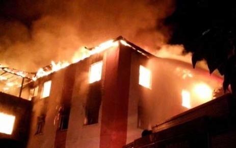 Adana'da kız öğrenci  yurdunda çıkan yangında 12 öğrenci şehit