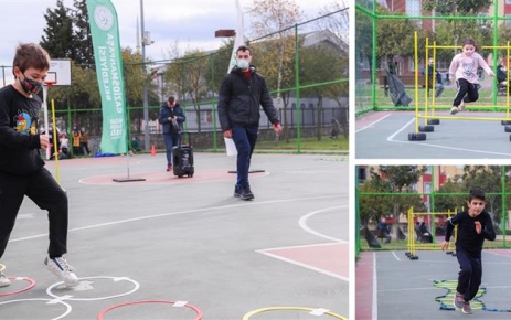 Gaziosmanpaşa Belediyesi’nin düzenlediği spor etkinliklerine çocuklar ilgi gösterdi.
