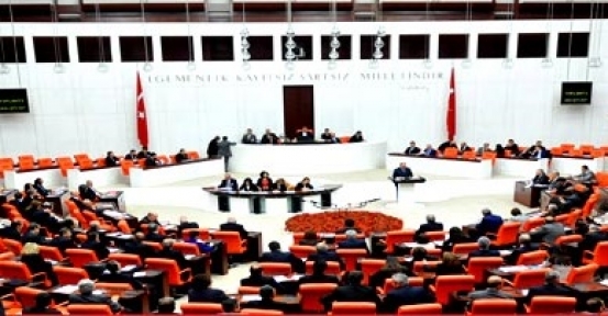 AK Parti'nin parti kapatmayı zorlaştıracak olan teklifine CHP başta olmak