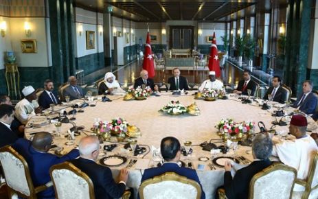 İSİPAB 36. İcra Komitesi toplantısına katılan meclis başkanlarına hitap eden