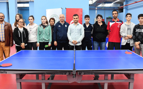 Romanya Masa Tenisi Milli Takımı, Gaziosmanpaşa Belediyesi Spor Kulübü’nü ziyaret