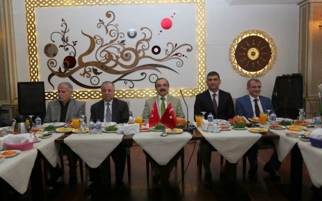 Sakarya İl Sağlık Müdürlüğü Bilgilendirme Toplantısı İl Sağlık Müdürlüğü Bilgilendirme Toplantısı Elegante Cafe de düzenlenen basın
