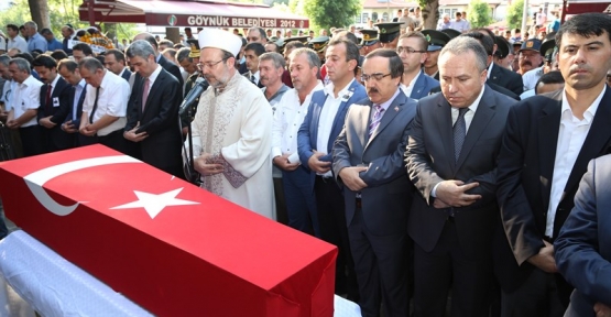 Sakarya Valisi  Hüseyin Avni Coş, şehit Ziya Sarpkaya'nın cenaze