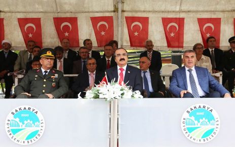 Sakarya Valisi Hüseyin Avni Coş "Aziz Milletimizin yeniden şahlanışını müjdeleyen