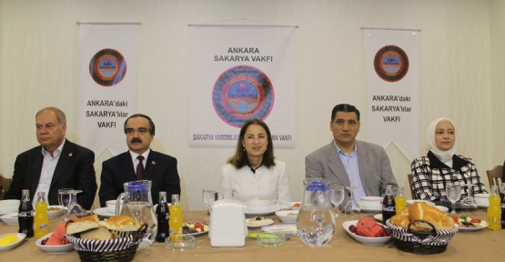 Sakarya Valisi  Hüseyin Avni Coş, Ankara'da  Sakaryalıların 