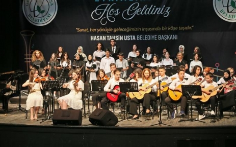 Gaziosmanpaşa Belediyesi Sanat Akademisi'nin, resim, müzik ve görsel sanatlarda yıl