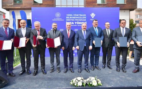 Sanayi ve Teknoloji Bakanı Mustafa Varank, “Yerel Yönetimler Bilim Merkezleri