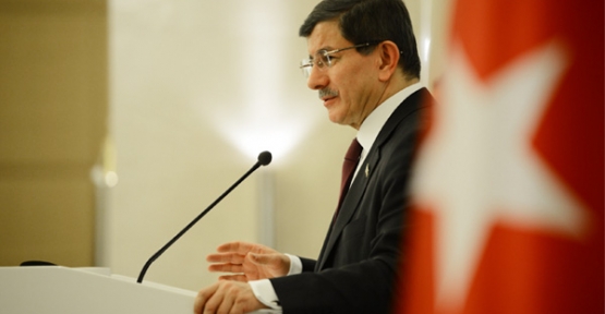 Başbakan Ahmet Davutoğlu" CNN, Türkiye için 'savaş yayını' yaptı.,"dedi.