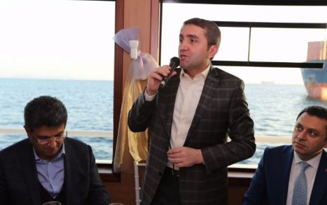 AK Parti İstanbul İl  teşkilatları,seçimlerde alınan başarılı sonucu boğaz