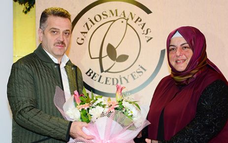 Gazeteci yazar Sibel Eraslan, Gaziosmanpaşa Belediyesi tarafından organize edilen “Darbe