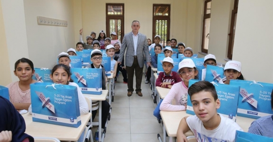 Eyüp'te Bilgi Evleri ve Gençlik Merkezleri yenilendi.
