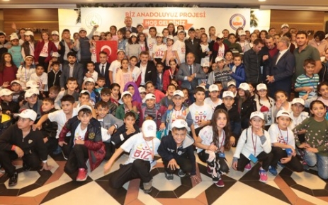 İstanbul´a ilk kez gelen 200 Şırnaklı öğrenci, şehrin tarihi ve