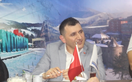 Süleyman Keleş “Sokak hayvanlarına elimizden gelen desteği verelim.”dedi.